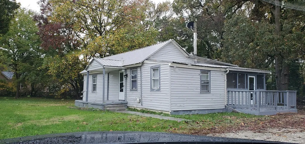 2 bed, 1200 sqft, $1,600 — Photo 2
