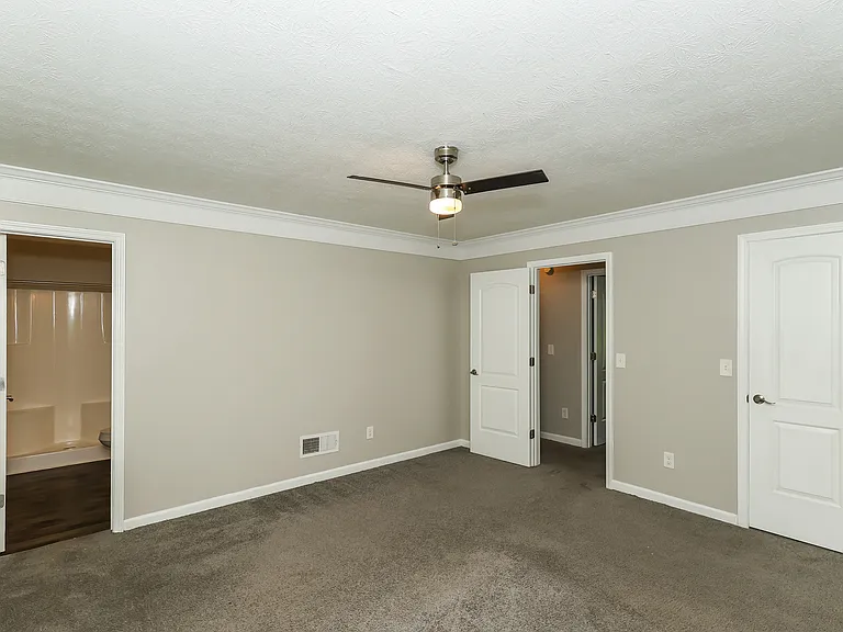 106 Mallard Dr — Photo 4