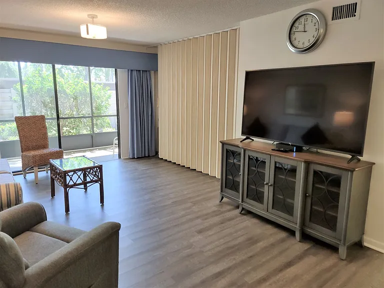 650 Bird Bay Dr E #105 — Photo 5
