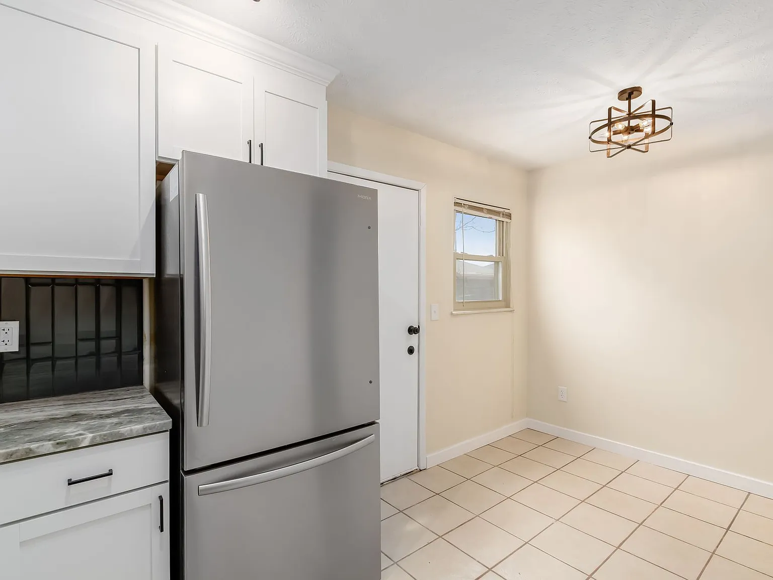 2 bed, 850 sqft, $1,225 — Photo 4