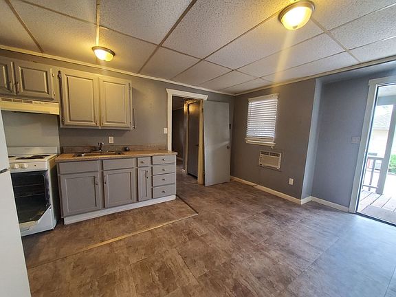 5th image of 104 S Moore Ave APT 1