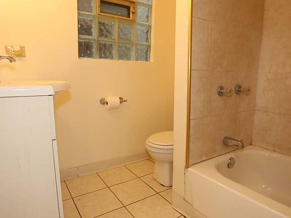 4856-S-Cottage-Grove-Unit-2-bath