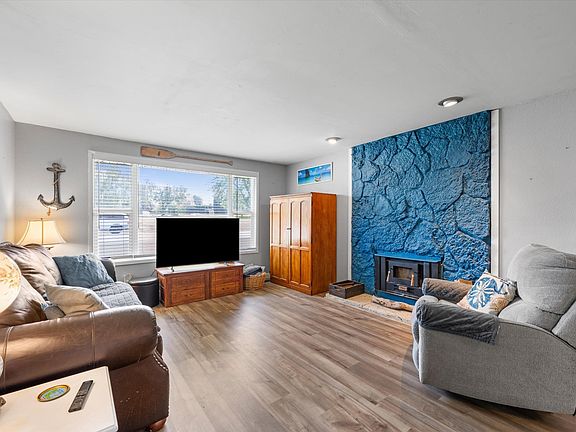 5th image of 7312 W 9th Pl