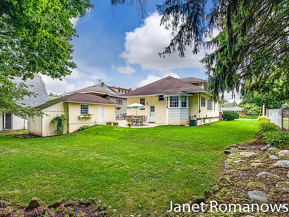 2nd image of 2035 Lake Dr SE