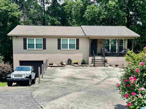 203 Gardenbrook Cir, Gardendale, AL 35071