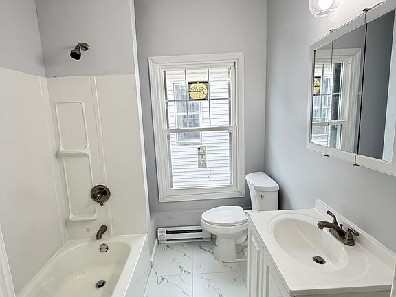 4th image of 183 Delaware Ave APT 2