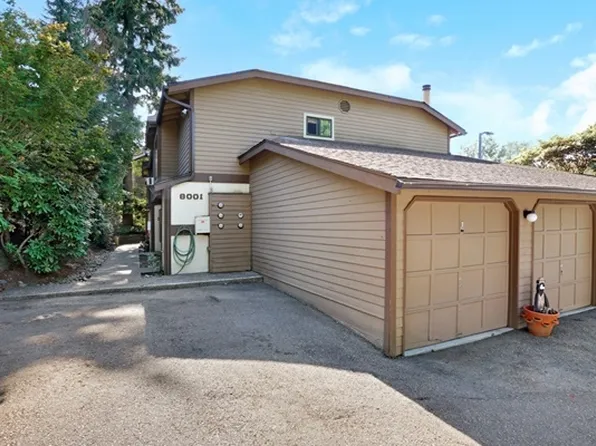 7917 NE 182nd Pl #104, Kenmore, WA 98028