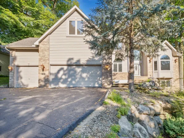 8941 Vandegriff Way, Maple Grove, MN 55311