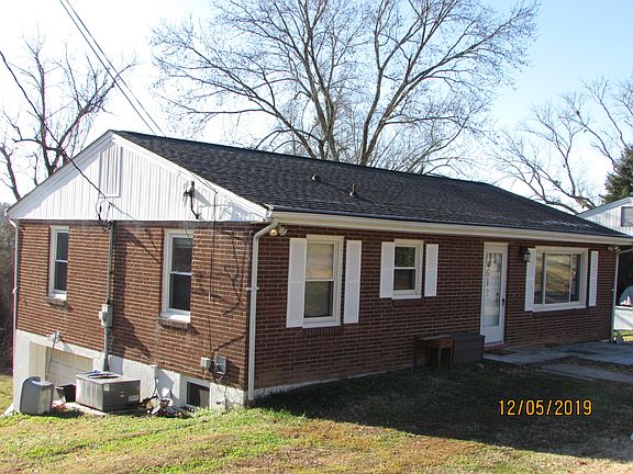 3rd image of 612 Peachtree Ln