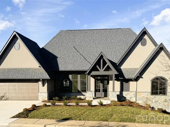 15 Evian Ct, Asheville, NC 28804