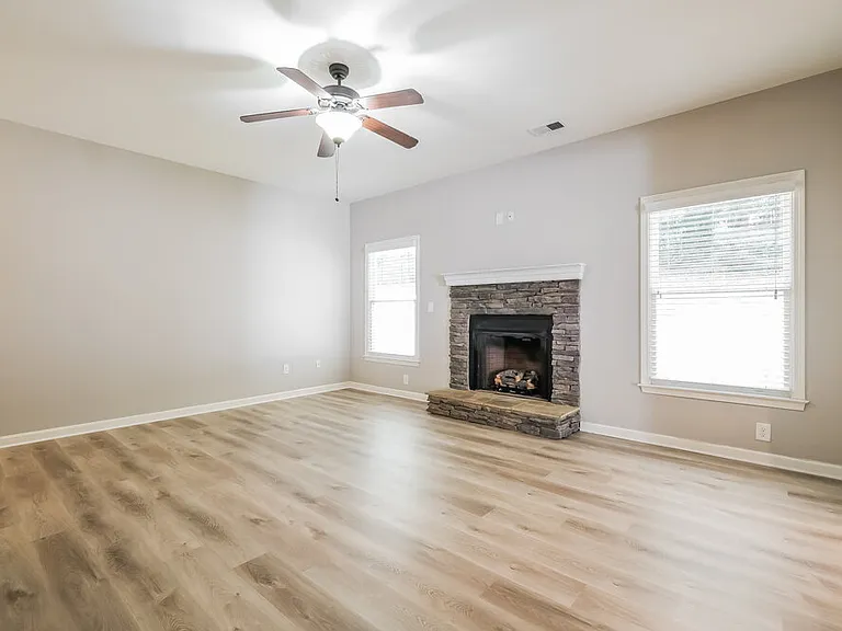 216 Jefferson Ave — Photo 5