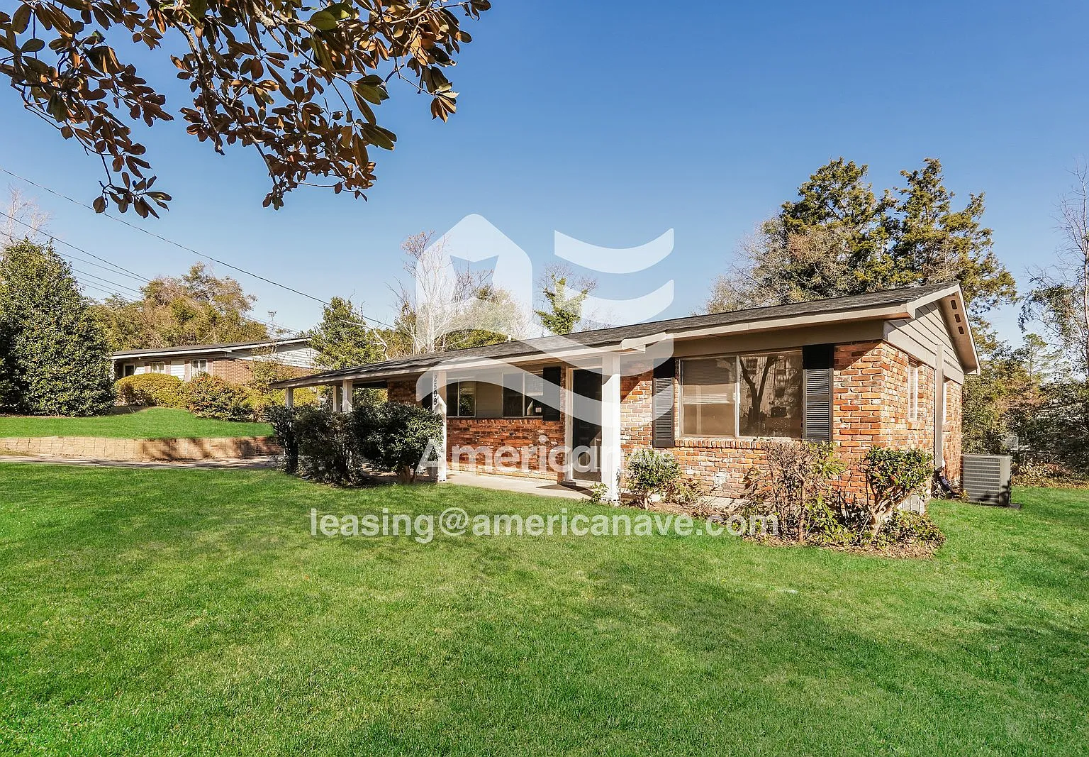 3 bed, 1.0 bath, 972 sqft, $1,097 — Photo 2
