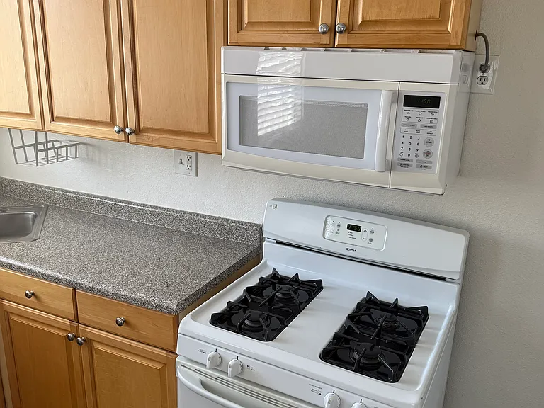 2750 E 3rd St #C — Photo 5