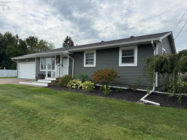 3811 Hoffman Dr, Sandusky, OH 44870