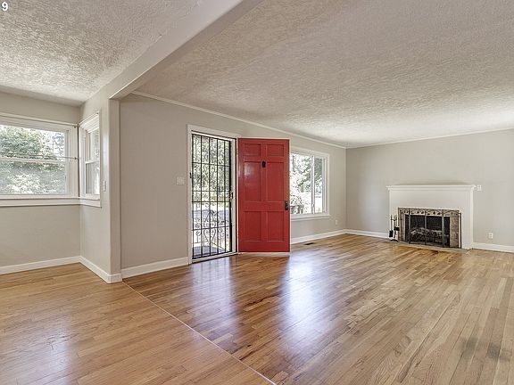 4th image of 754 SE Englewood Dr