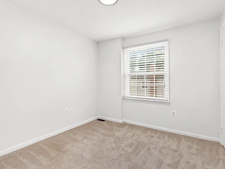 4432 Longworthe Sq #UL3 — Photo 2