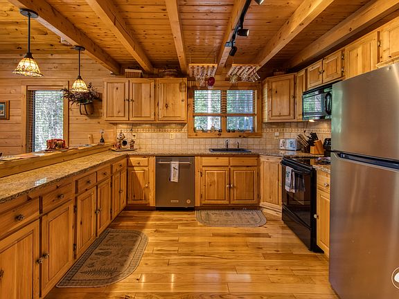 3rd image of 11 Hochsteig Ln