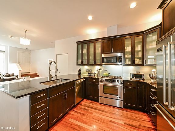 3rd image of 708 N Orleans St #A