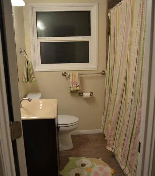 Hall Bathroom (with bathtub/shower). Second and Third Bedroo