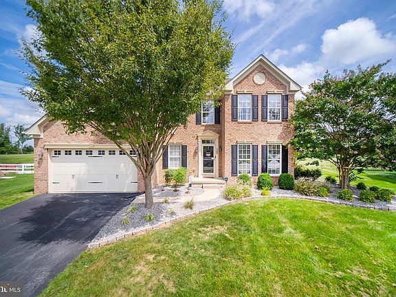4th image of 140 Tweedsmere Dr