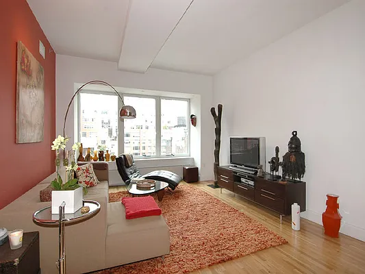 Sold by Sotheby's International Realty | media 39