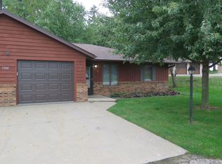 1304 Laurel Dr UNIT 1, Decorah, IA 52101