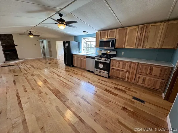 26736 Cherokee Dr, Rocky Mount, MO 65072