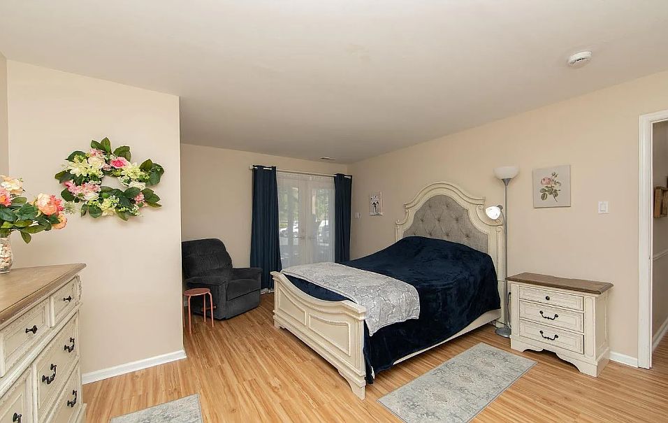1st image of 62204 Delaire Landing Rd #204