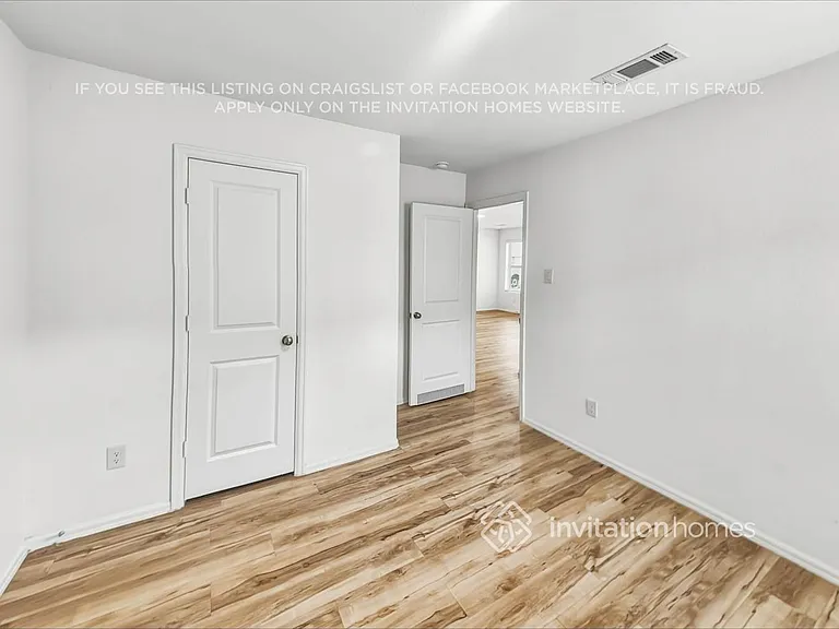 22259 Stoney Ravine Dr — Photo 11