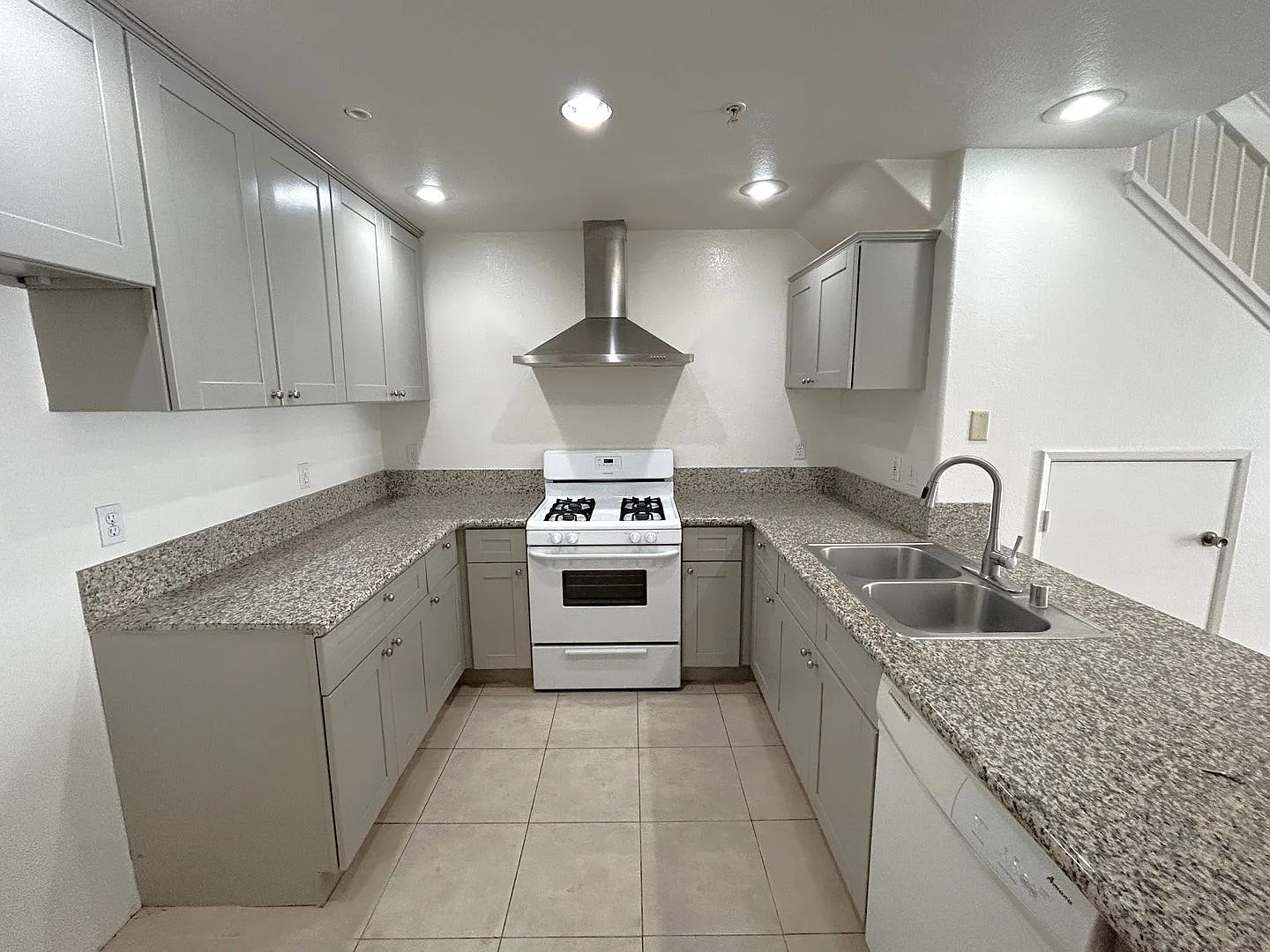 13133 Le Parc Unit 912 Chino Hills 91709 (2 Bed / 2 Bath) — Photo 2
