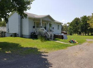 168 Brickyard Bend Rd, New Cumberland, WV 26047