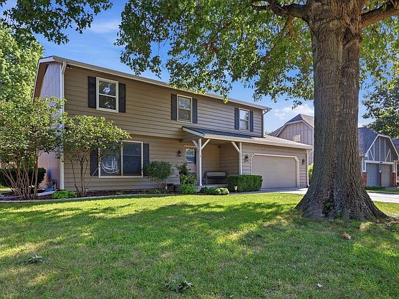 2nd image of 2342 SW Ashworth Pl