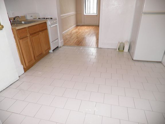 3rd image of 695 10th Ave APT 2RN