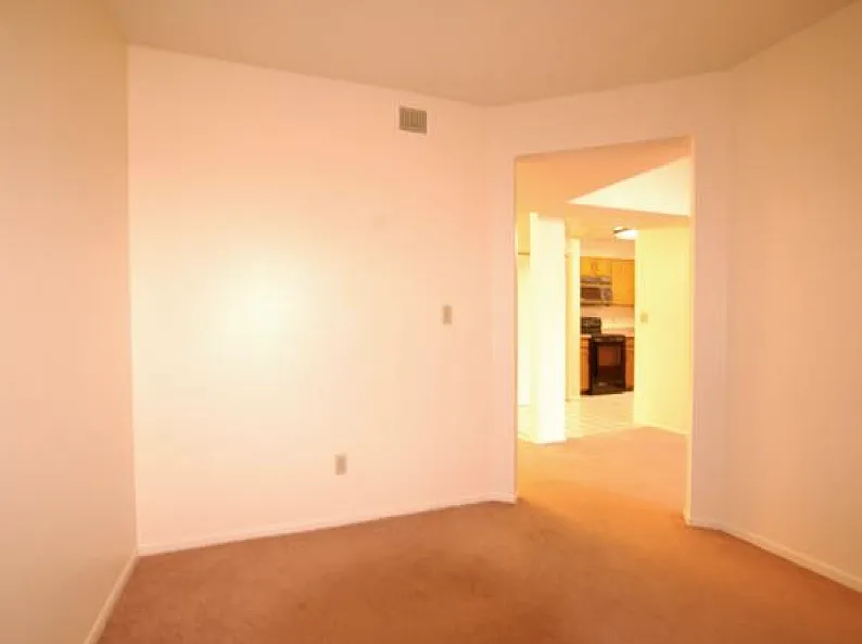 3 bed, 1600 sqft, $1,795 — Photo 3