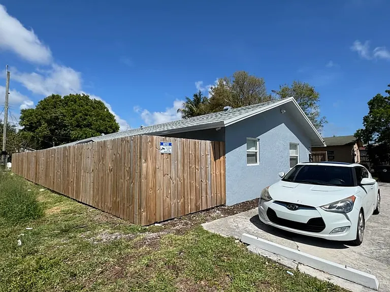 517 S F St — Photo 5