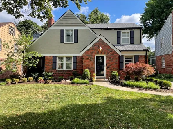 425 E 66th St, Kansas City, MO 64131