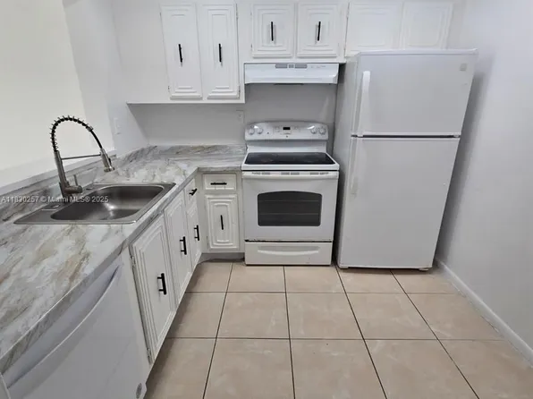 486 NW 165th Street Rd APT B306, Miami, FL 33169