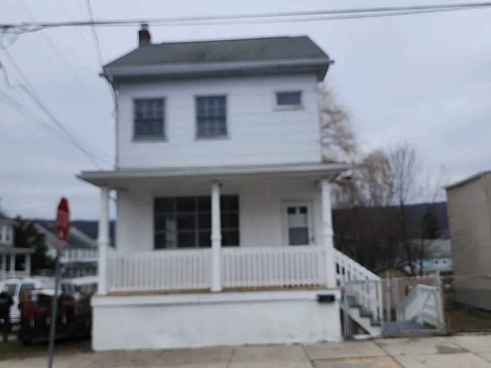 51 W High St