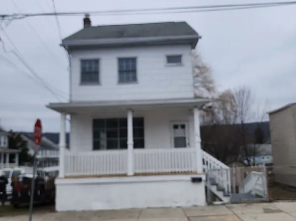 51 W High St, Coaldale, PA 18218