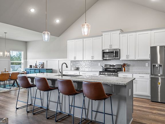 3rd image of 4611 Blacksmith Ln
