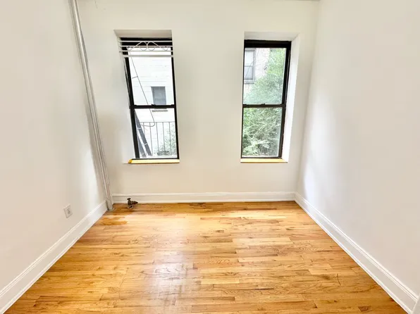 79 Sullivan Street image 2 of 7