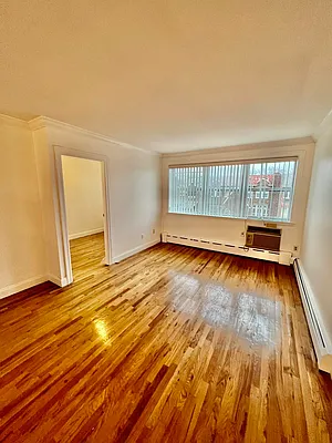 Rented by Venezia Realty Group LLC | media 4