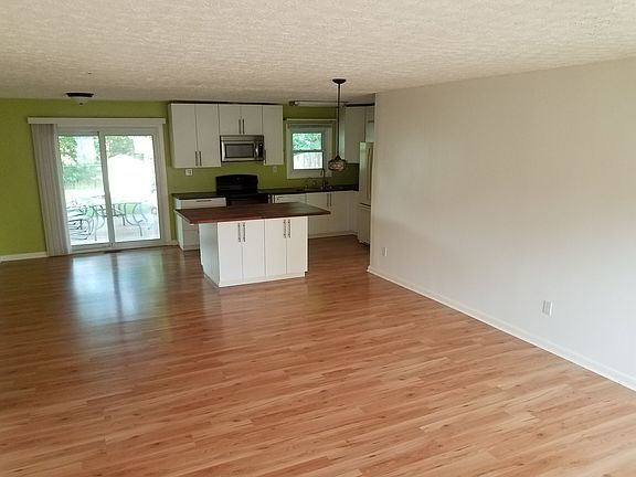 2nd image of 894 Tradewind Dr