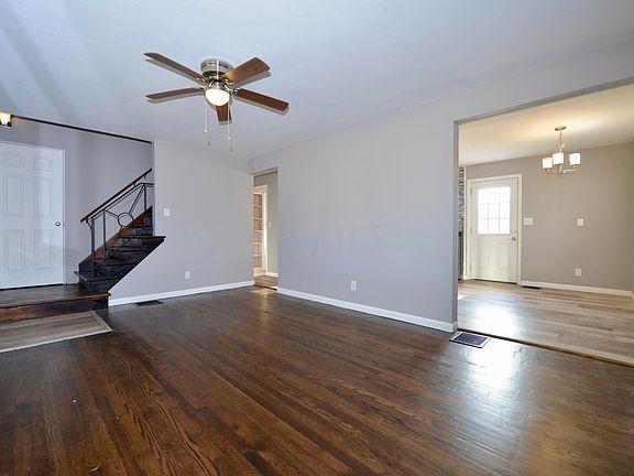 5th image of 991 Republic Ave