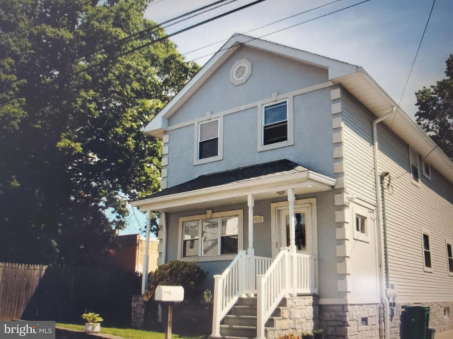 2 bed, 1.0 bath, 900 sqft, $1,750 — Photo 1