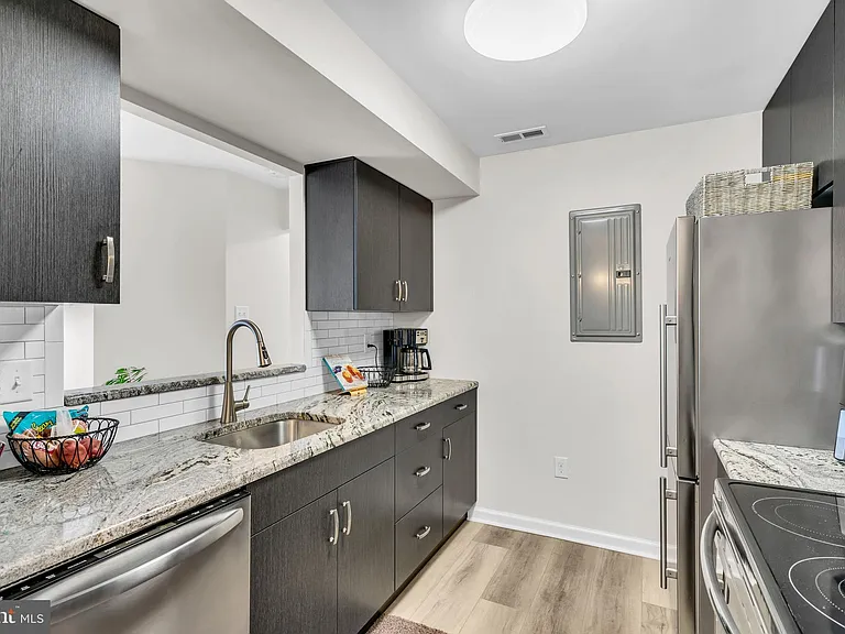 1307 Bennett Pl — Photo 18