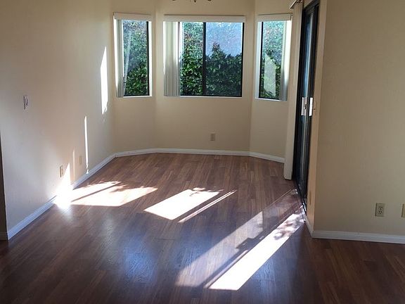 2nd image of 2050A Oliver Ave