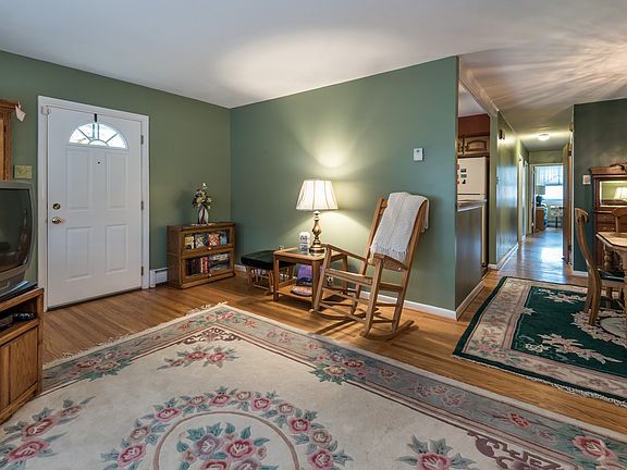 4th image of 7817 Rockwell Ave