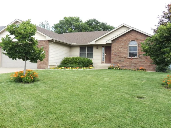 2008 Deerbrook Ln, Emporia, KS 66801