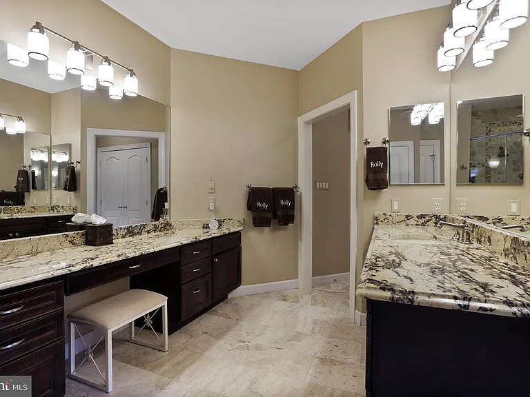 9864 Walker Glen Ct — Photo 29